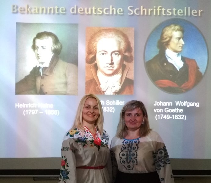 Організатори заходу, доценти кафедри іноземних мов О. М. Кашуба та Т. О. Кравчук. Організатори заходу, доценти кафедри іноземних мов О. М. Кашуба та Т. О. Кравчук.